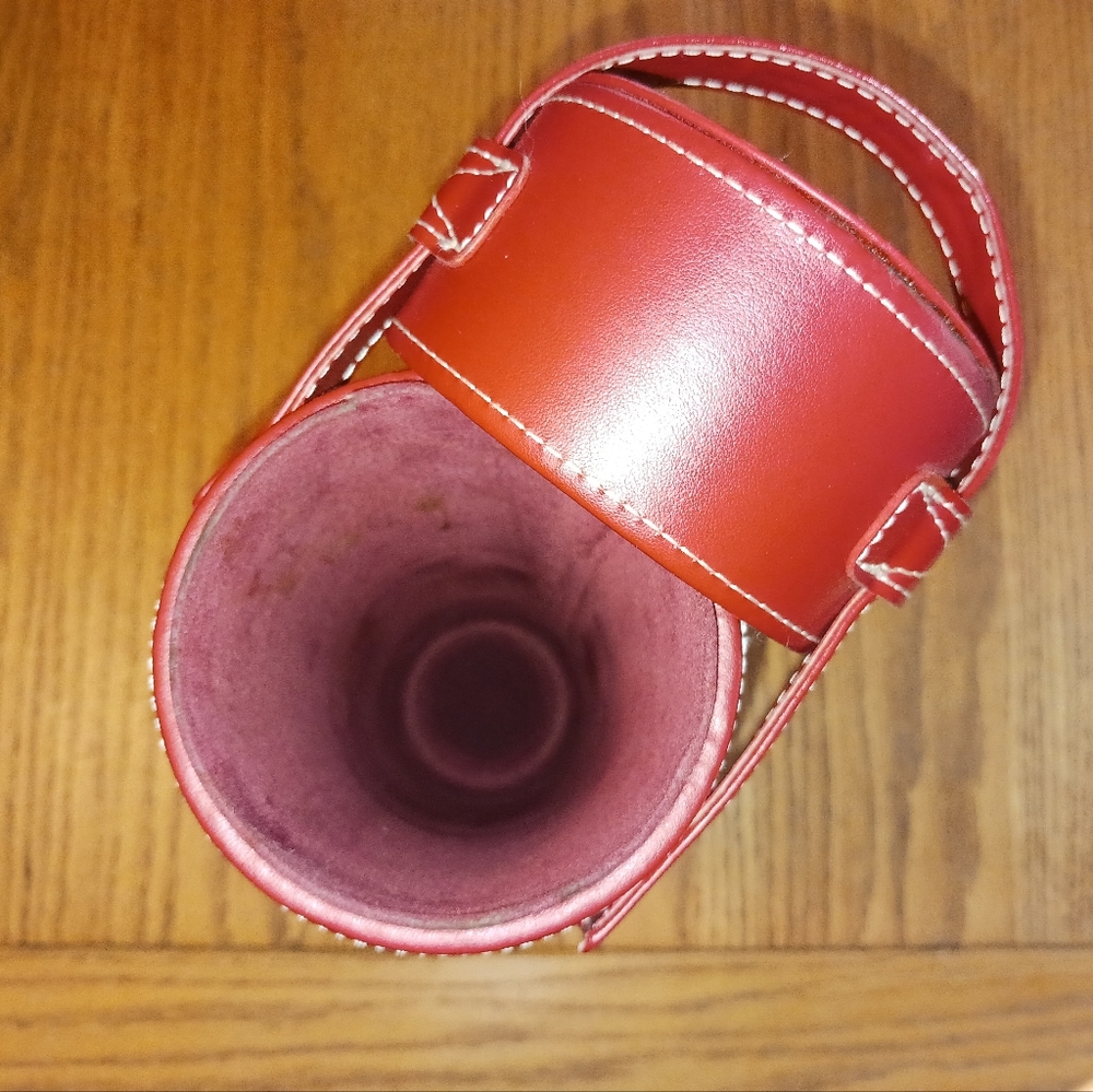 Cylinder travel case